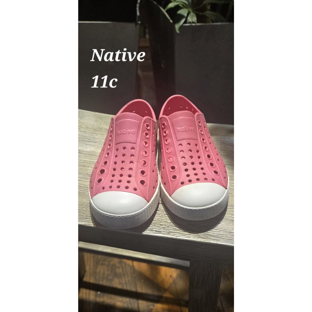 Native Jefferson Slip On Classic Shoes Hollywood Pink Girls Size C11 NEW